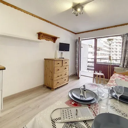 Confortable Aux Menuires Avec Balcon, Skis Aux Pieds * Saint-Martin-de-Belleville