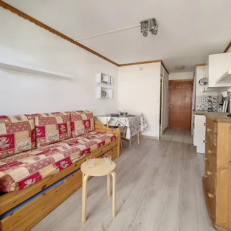 Confortable Aux Menuires Avec Balcon, Skis Aux Pieds *